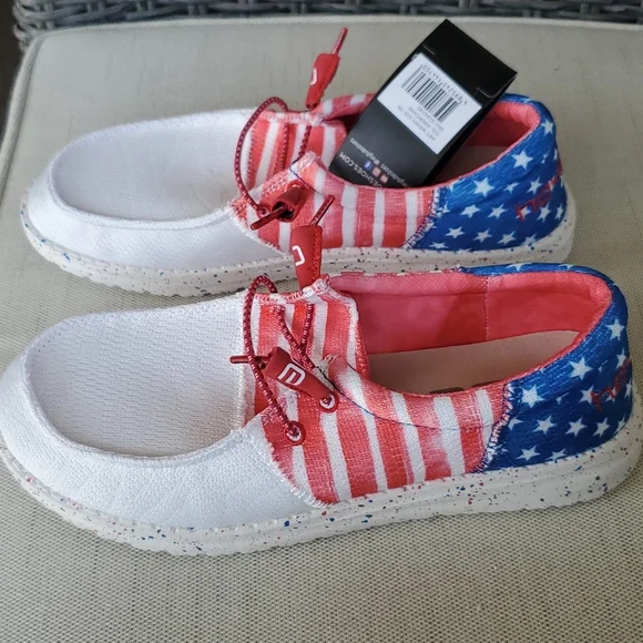 HEY DUDE WENDY'S  AMERICANA  TRI - Picture 2 of 9